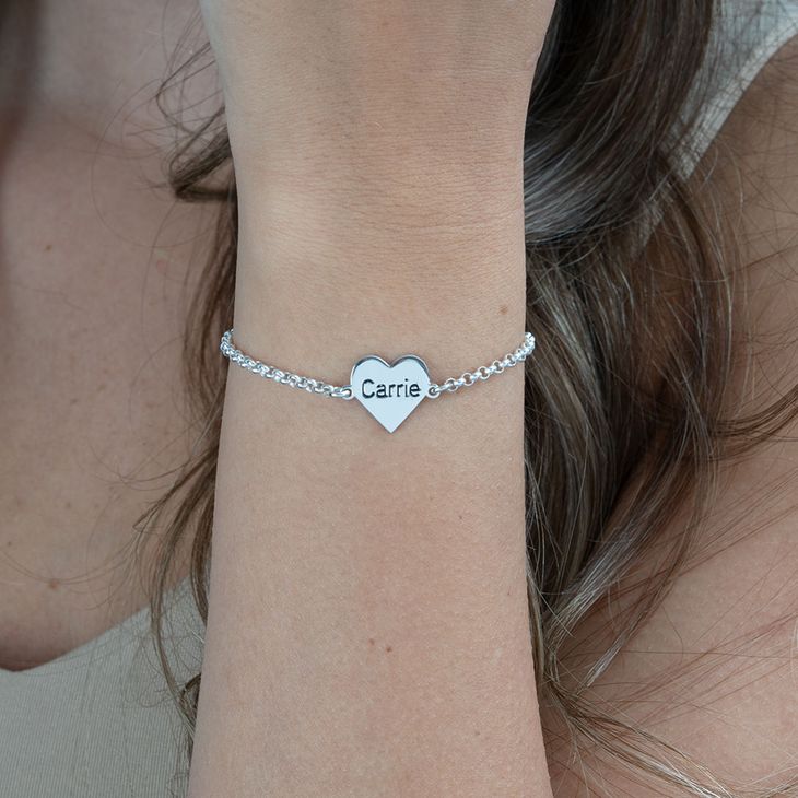 Engraved Heart Bracelet model