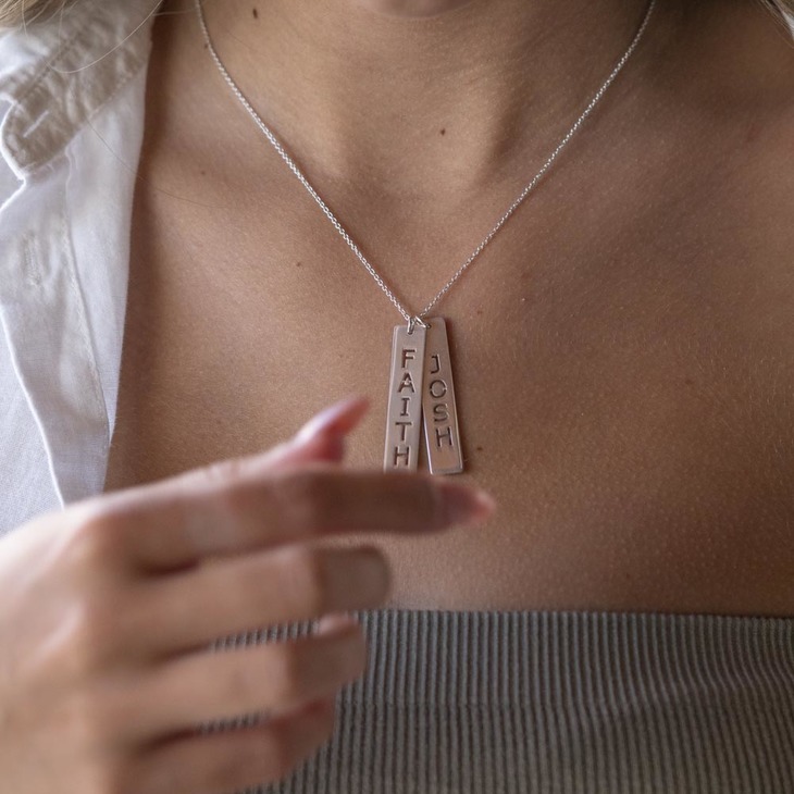 Vertical Double Bar Necklace model