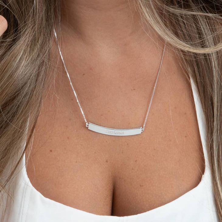 Curved Bar Necklace with Name model