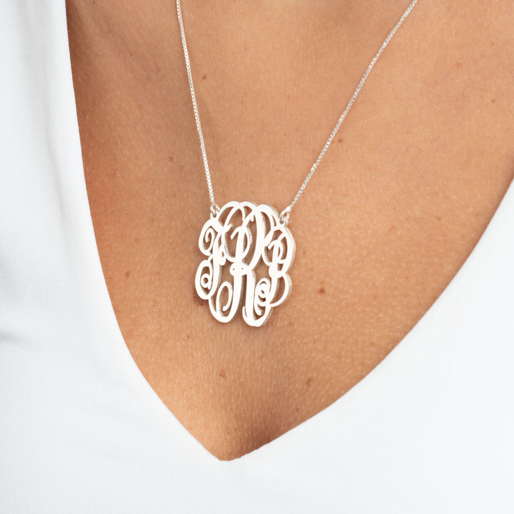 Twisted Split Chain Monogram Necklace on a model