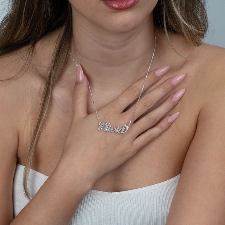 Brushed Carrie Name Necklace model