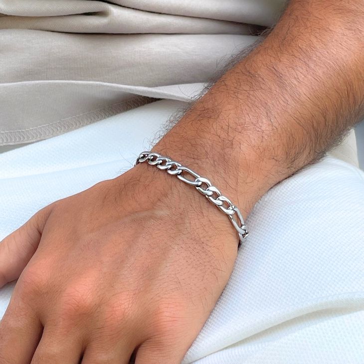 Figaro Bracelet model