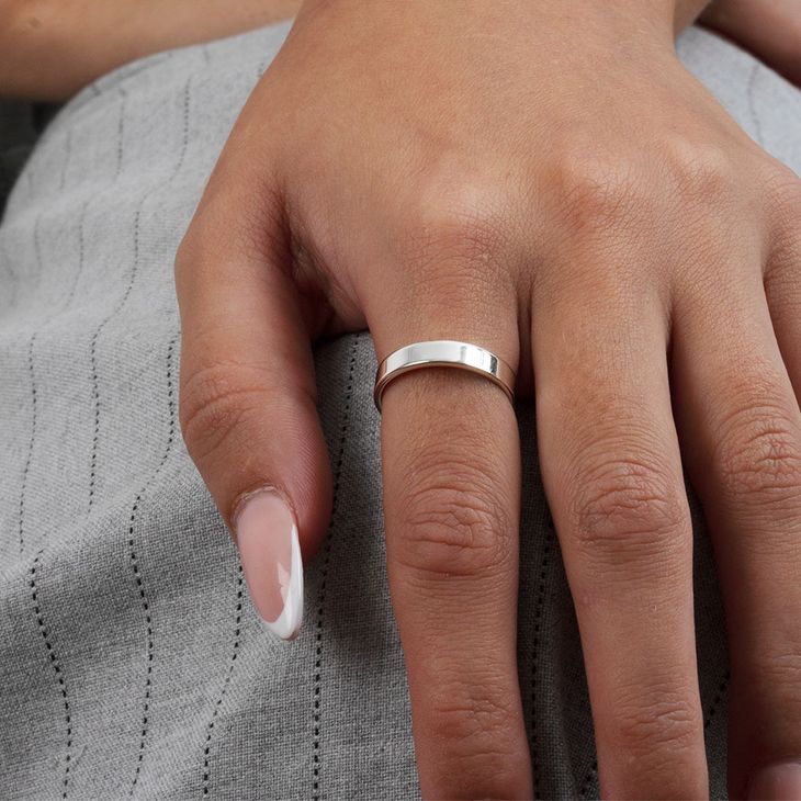 Classic Promise rings for couples model