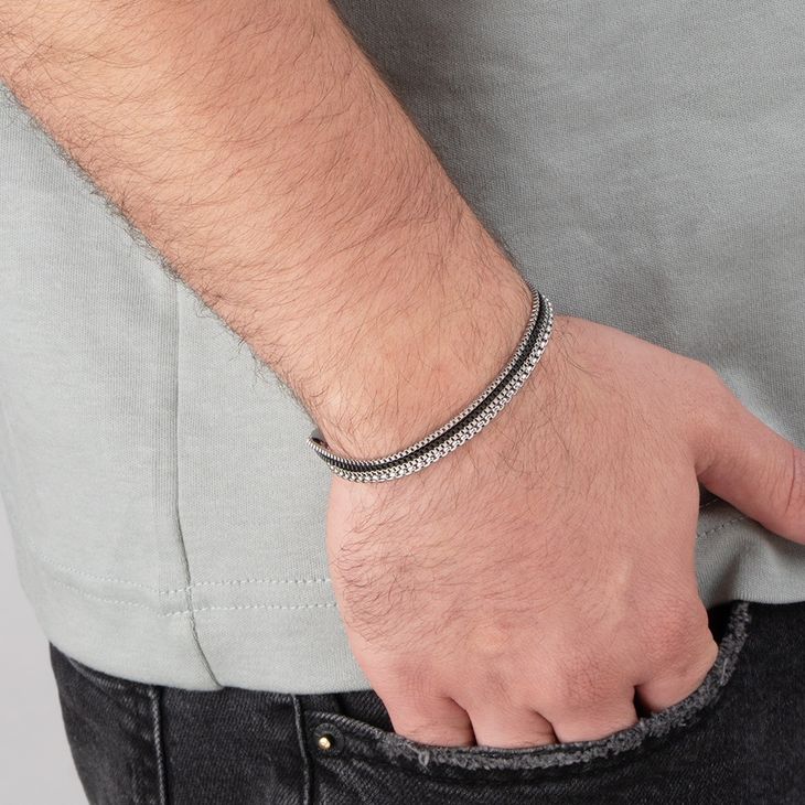 Men’s 4-Layer Minimalist Bracelet Set model