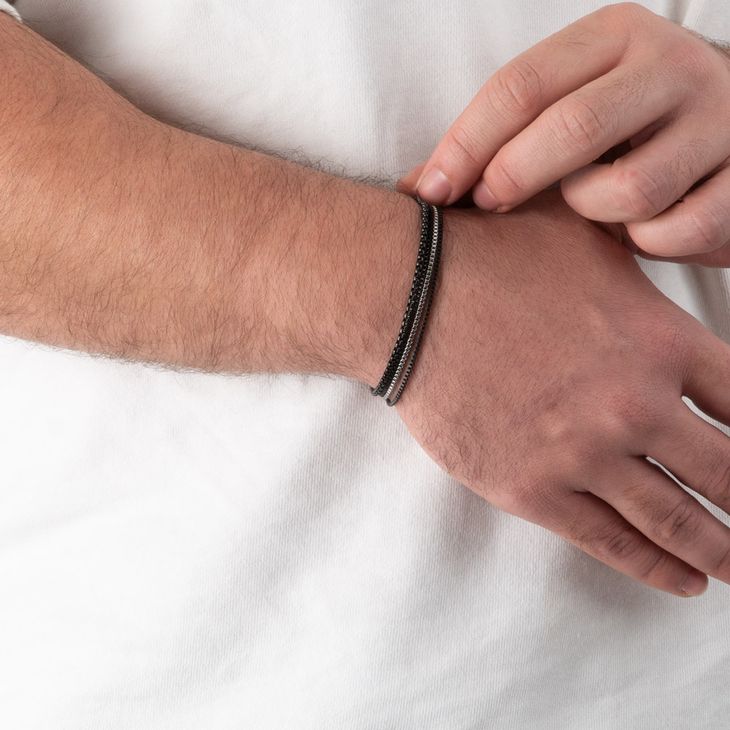 Men’s 4-Layer Black Bracelet Set model