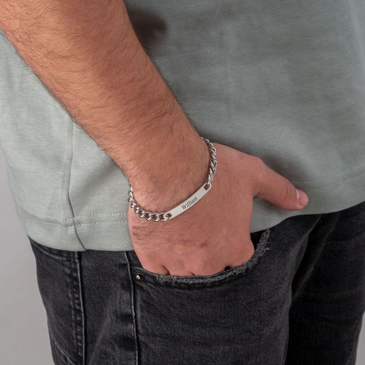 Men’s Personalised Cuban Link Bracelet model