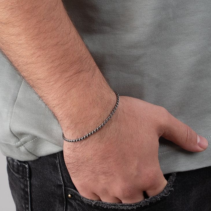 Delicate Twisted Chain Bracelet for Men model