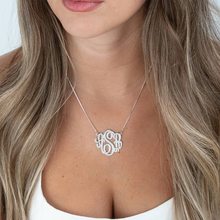 Personalized Curved Monogram Necklace with 3 Initials